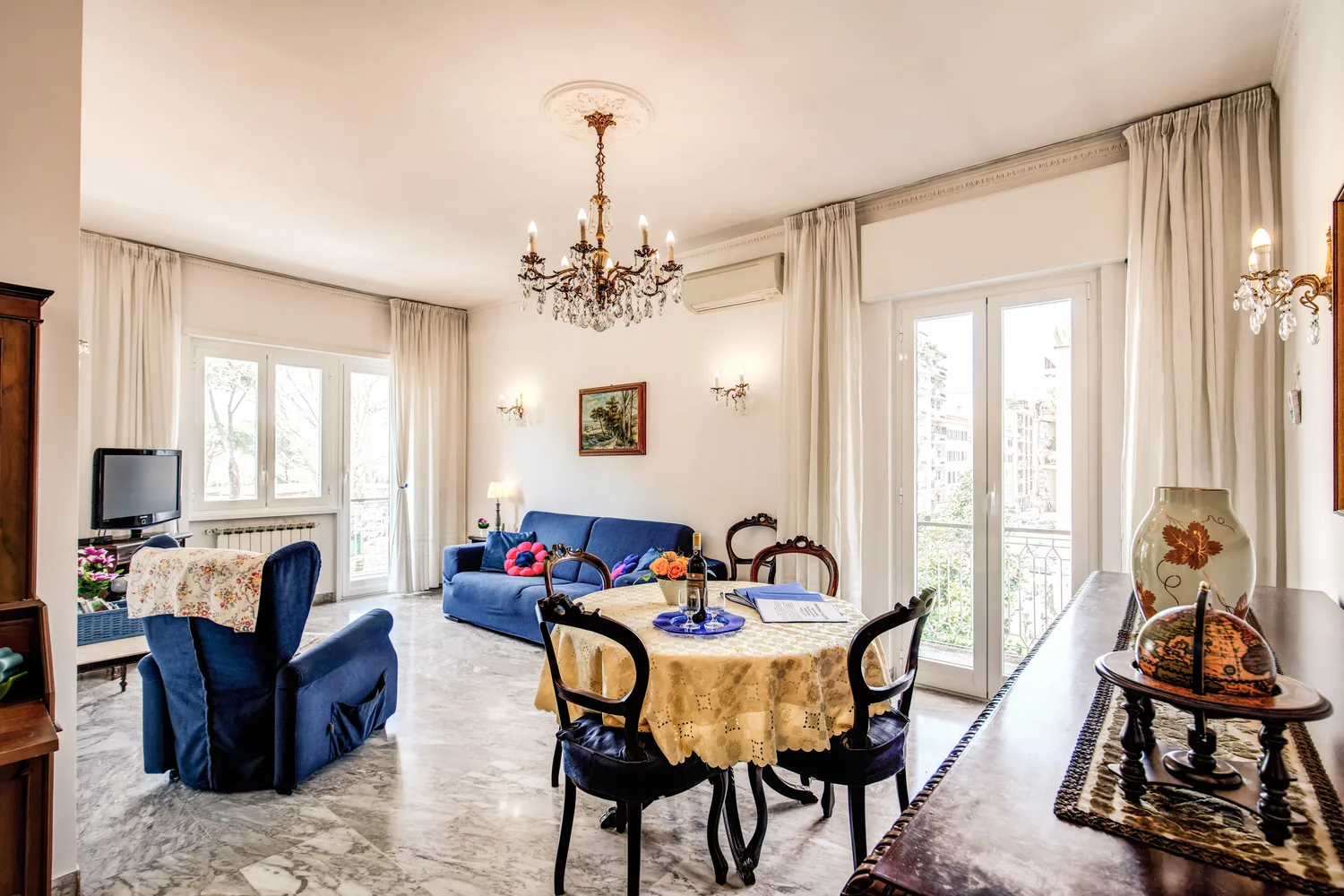 Spacious living and dining room