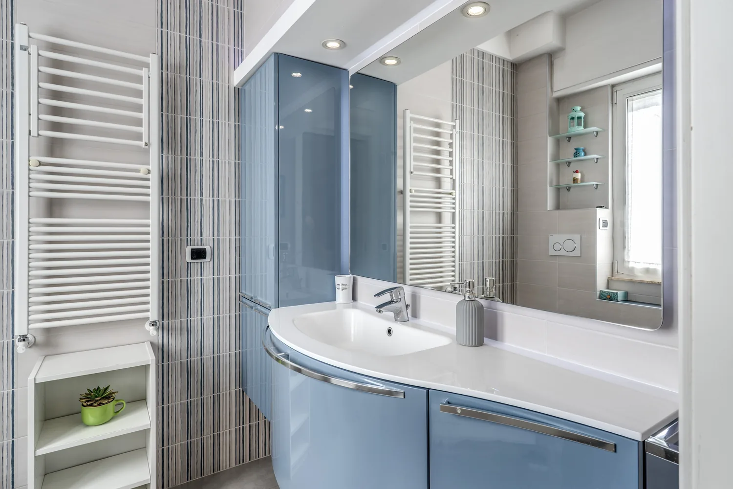 Modern bathroom